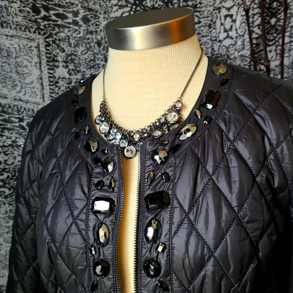 WHBM....STUNNING PUFFER JACKET - Picture 2 of 6